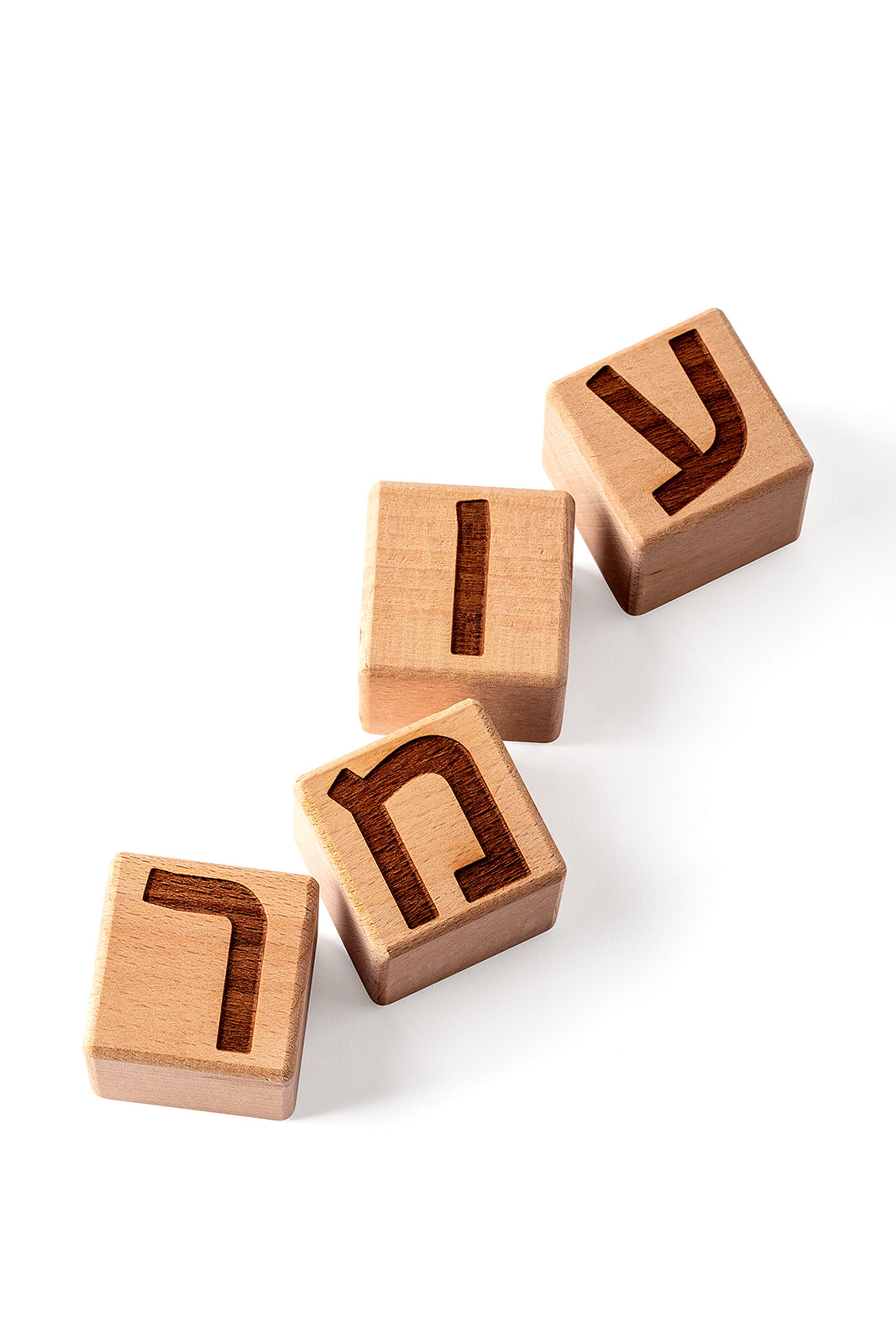 קוביות שם מעץ